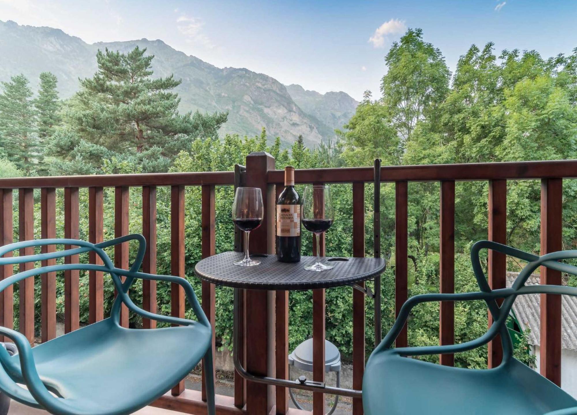 Loira Casa Sanchines Duplex De Lujo En Benasque Apartment Exterior photo